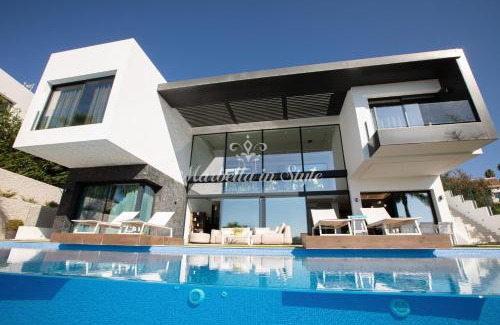Nueva Milla de Oro Villa | Villa Michaela moderna de súper lujo con piscina y vistas