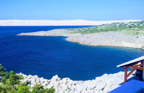Cesarica Apartamento | Villa Mihaela - Apartamento frente al mar "Ika" con vista al mar y piscina