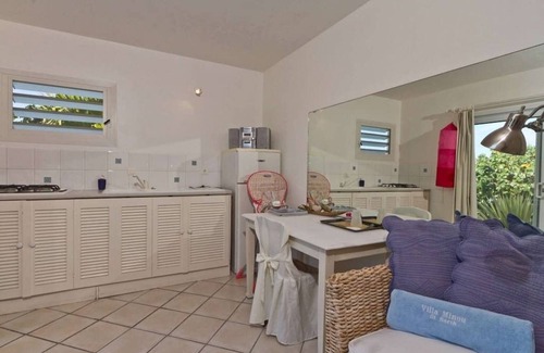 Marigot Casa | Villa Minou a 3 minutos a pie de la playa, WIFI, piscina