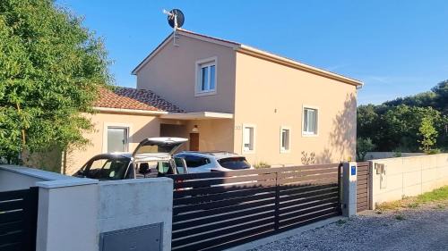 Valdebek Villa | Villa Mira