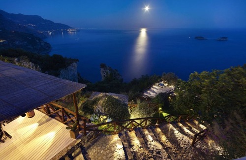 Colli di Fontanelle Villa | VILLA ASOMBROSA VISTA INCREÍBLE EN LA COSTA DE AMALFI Y LAS ISLAS LI GALLI