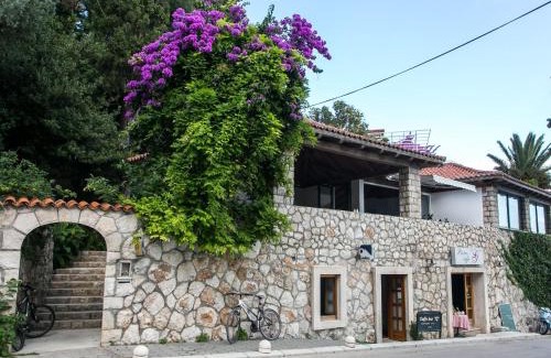 Mlini Apartamento | Villa Mirjana - One Bedroom Apartment with Terrace and Side Sea View Taverna