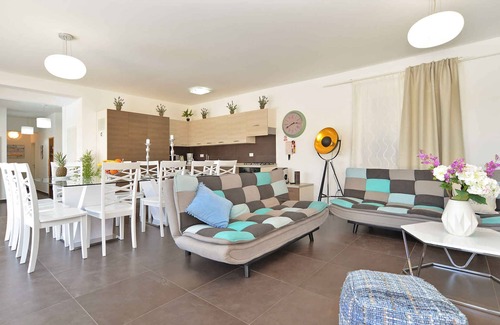 Muzini Villa | Casa vacacional con piscina, sauna y parque infantil