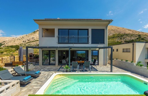 Stara Baska Apartamento | Villa mit Salzwasser Pool und Meeresblick, Strandnah