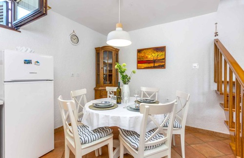 Risika Villa | Casa vacacional con piscina climatizada y jacuzzi