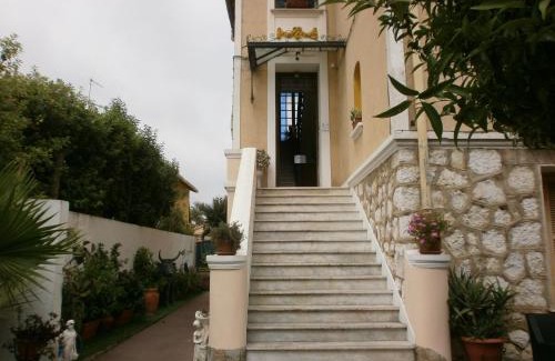 La Californie Cama Y Desayuno | Villa Mon Rêve Apartements