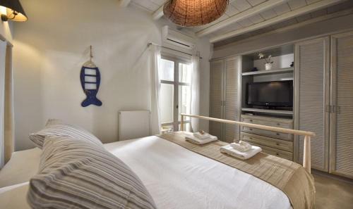 Ornos Villa | Villa Mon Rêve with Private Jacuzzi "5-minute walk - Ornos beach"