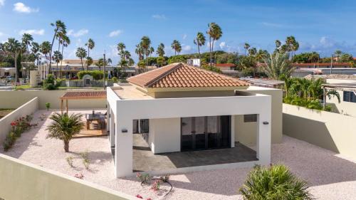Marie Pampoen Casa | Villa Monrel Mambo Beach
