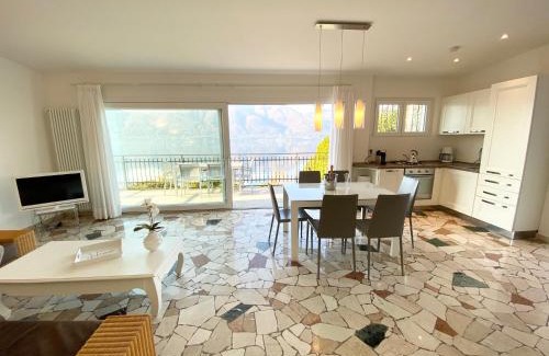 Porto Valtravaglia Villa | Villa Monte Sole