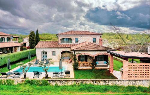 Visnjan Casa | Villa Montona