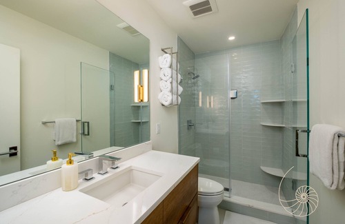 Indian Waterways Casa | Villa Morada ~ Relaxed Luxury 4 Bedroom Islamorada Home with Pool & Dockage
