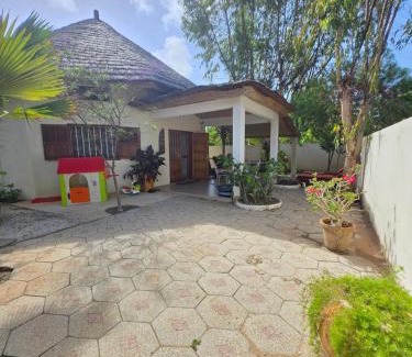 Saly Villa | Villa My Moon - en bord de mer au coeur de Saly
