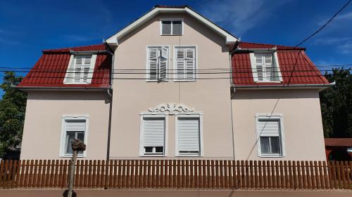 Balatonlelle Apartamento | Villa Napsugár
