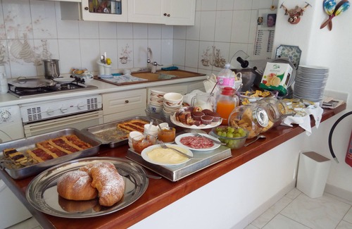 Succhivo Cama Y Desayuno | Villa Natalina