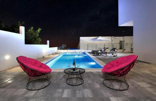 Zelenka Villa | Villa Navis HEATED POOL
