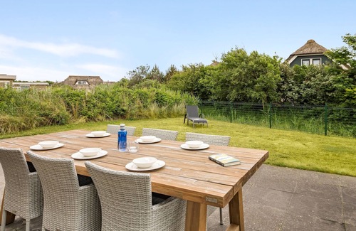Julianadorp aan zee Villa | Villa cerca de la playa con terraza jardín