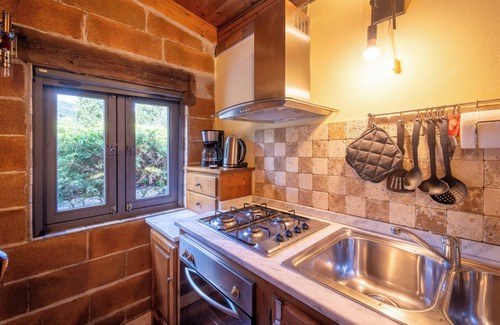 Pescaglia Villa | (La casa, el jardín y la piscina es sólo para su uso privado).