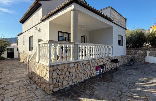 Gandia Chalet De Esquí | Chalet cerca de la Playa para poder disfrutar del mar y la montaña.