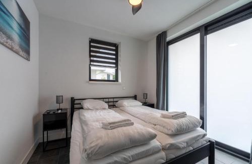 Zeewolde Villa | Villa near Veluwemeer with Private Jetty