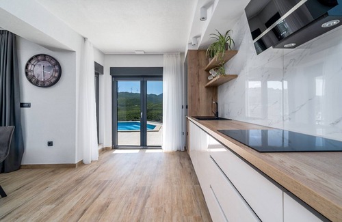 Blato na Cetini Villa | Villa Neda Heated Pool, Hot-tub, Sauna, 3 bedrooms