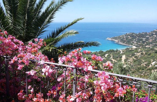 Solanas Villa | Villa Nettuno con una vista impresionante de la bahía de Torre delle Stelle