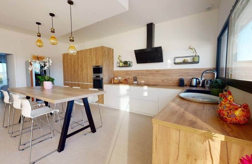 Saint-Maximin Casa | Villa Neuve Contemporaine SUR LES Hauteurs D'uzes Avec Piscine Chauffee