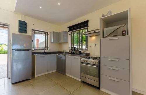 Pointe Aux Sables Casa | Villa Neuve de 3 Chambre Pied Dans L'eau