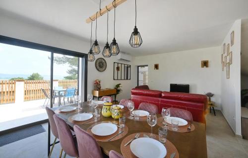 Calvisson Casa | Villa Neuve Proche Nîmes