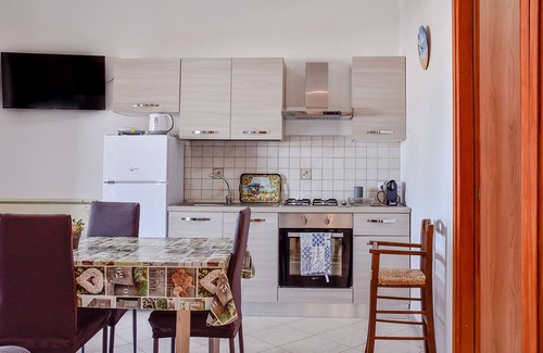 Licata Apartamento | Villa "Nicolai - Primo Piano" con vistas a la montaña, piscina compartida y terraza privada