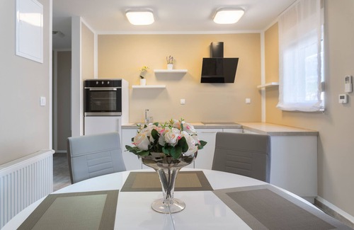Kastel Novi Villa | VILLA NICOLINA - APARTAMENTO MATEO PRIVADO CUBIERTA SOL CON YACUZI