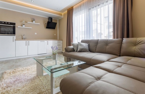 Kastel Novi Villa | VILLA NICOLINA - PISCINA HEATET - SOL CUBIERTA CON JACUZZI -