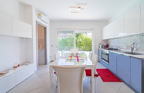 Punta Milocca Villa | Villa 'Nigrò' con vistas al mar, piscina, jardín y Wi-Fi