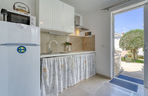 Ika Casa | Villa Nika by Interhome