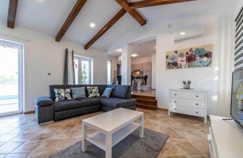 Municipality of Sveti Lovrec Casa | Villa Niko, your Ideal Summer Oasis near Poreč