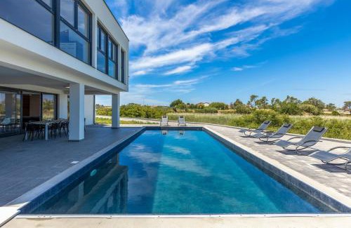 Nin Villa | Villa Nin