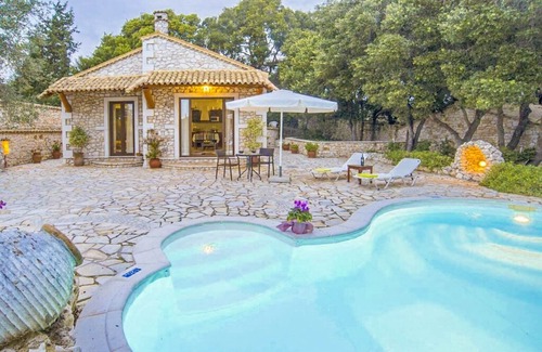 Ieromonachos Villa | Villa Nionios: Large Private Pool, Walk to Beach, Sea Views, A/C, WiFi