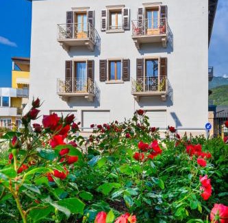 Torbole sul Garda Cama Y Desayuno | Villa Nirvana