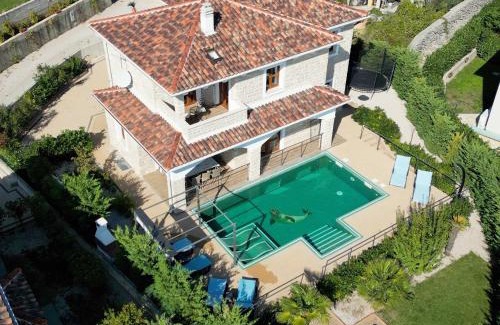 Kornic Villa | Villa NOAH - 4 bedrooms, 4 bathrooms, heated inside pool, jacuzzi, sauna, gym