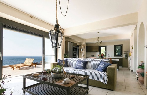 Kassandra Villa | Halkidiki | Villa Nora | Amplio, totalmente equipado con gran jardín y vistas increíbles.