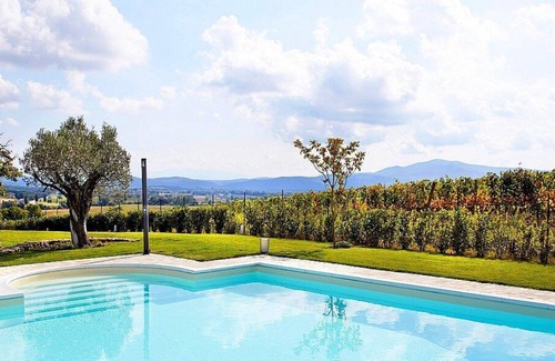 Roccastrada Villa | Villa Norma, fully refundable with voucher*: An elegant and welcoming two-story villa located on top of a small hill, with Free WI-FI.