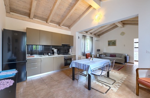 Mofardini Villa | Villa Nunica con piscina rodeada de naturaleza