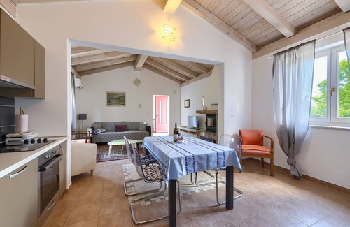 Mofardini Villa | Villa Nunica con piscina rodeada de naturaleza