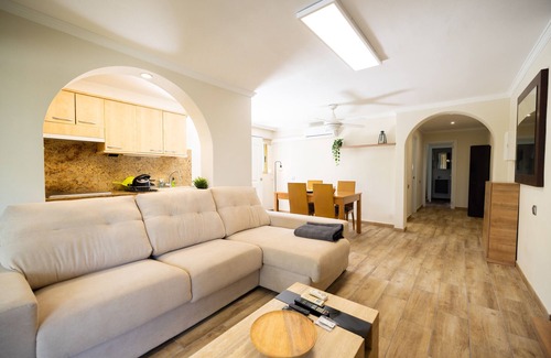 Salou Villa | Villa "Oasis Salou" con vistas al mar, piscina privada y Wi-Fi
