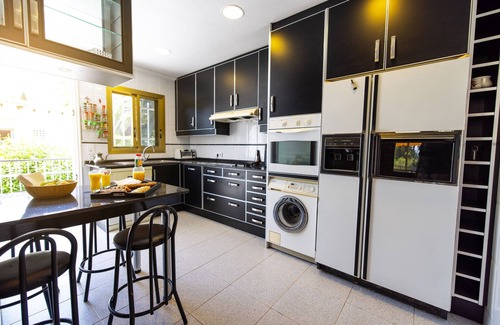 Salou Villa | Villa "Oasis Salou" con vistas al mar, piscina privada y Wi-Fi