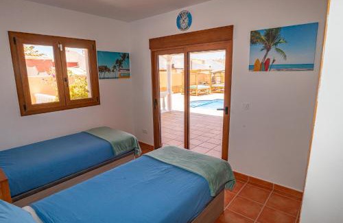 Caleta de Fuste Villa | Villa Oceana - Cliffside Retreat