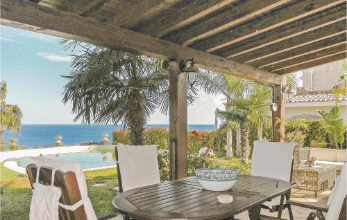 Torre Colonna-sperone Casa | Villa Oceania