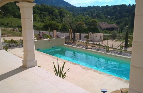 Nyons Villa | Villa de carácter con aire acondicionado, hermoso entorno, bonita vista, piscina climatizada