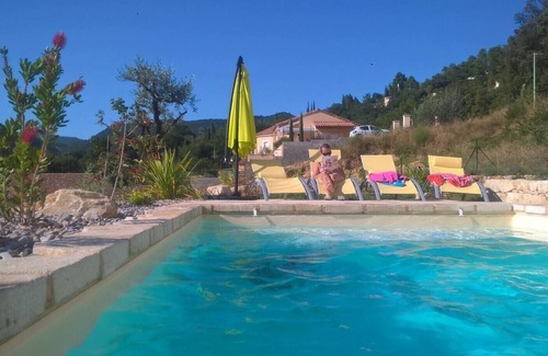 Nyons Villa | Villa de carácter con aire acondicionado, hermoso entorno, bonita vista, piscina climatizada