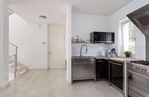 Roina Villa | Villa con vistas al lago y piscina privada (climatizada Upto 26c, período comprendido entre mediados