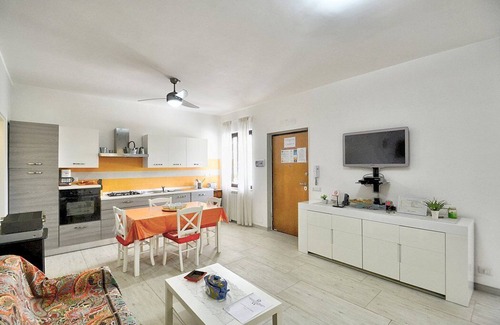 Frascinelle Casa | Villa Olga B: A cozy and welcoming apartment that is part of a villa situated in a quiet location, a few minutes from the town center, with Free WI-FI.